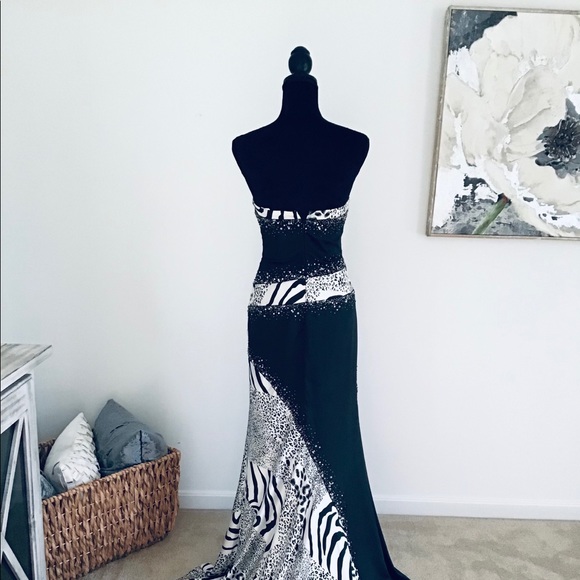 🦓 🐆🐅 Mixed animal print prom dress. - Picture 2 of 12